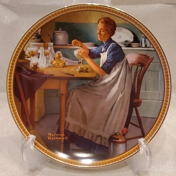 Knowles 1983 Rediscovered Women "Working in the Kitchen" Norman Rockwell plate - Picture 1 of 2